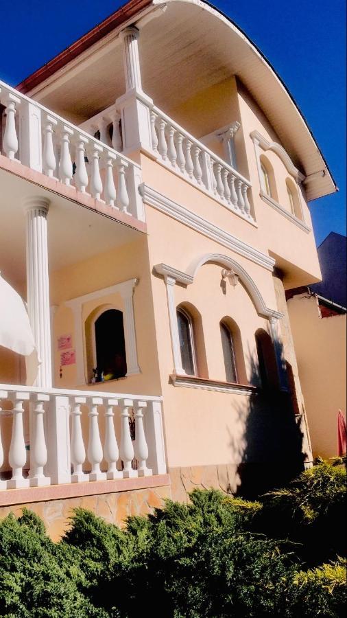 Adam Apartmanhaz Apartment Szeged Bagian luar foto