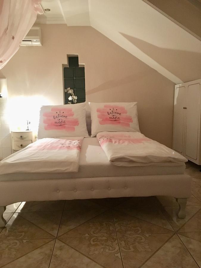 Adam Apartmanhaz Apartment Szeged Bagian luar foto
